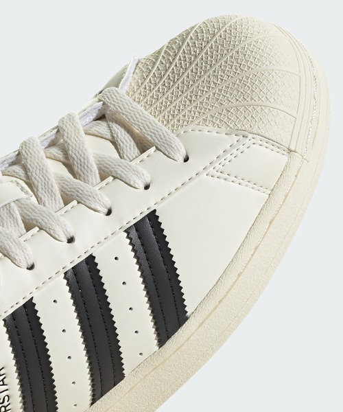 adidas(アディダス)の「スーパースター / Superstar / アディダスオリジナルス(メンズ/レディース)(スニーカー・メンズ・オフホワイト・28.5cm/22.0cm/27.0cm/23.0cm/25.5cm/26.5cm/23.5cm/22.5cm/28.0cm/24.0cm/26.0cm/24.5cm/27.5cm/29.0cm/25.0cm)」の9枚目の写真