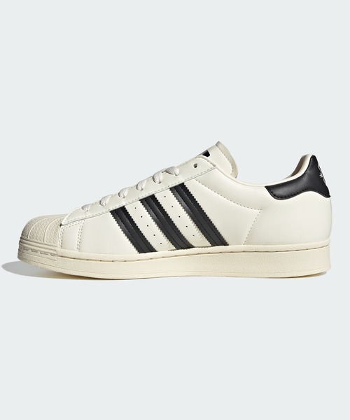 adidas(アディダス)の「スーパースター / Superstar / アディダスオリジナルス(メンズ/レディース)(スニーカー・メンズ・オフホワイト・28.5cm/22.0cm/27.0cm/23.0cm/25.5cm/26.5cm/23.5cm/22.5cm/28.0cm/24.0cm/26.0cm/24.5cm/27.5cm/29.0cm/25.0cm)」の4枚目の写真