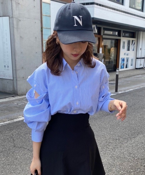 one after another NICE CLAUP(ワンアフターアナザーナイスクラップ)の「【多数メディアで紹介!】肩開きマルチwayシャツ(シャツ/ブラウス・レディース・ブラウン/オフホワイト/グリーン系その他/ブルー系その他/サックスブルー系・FREE)」の5枚目の写真