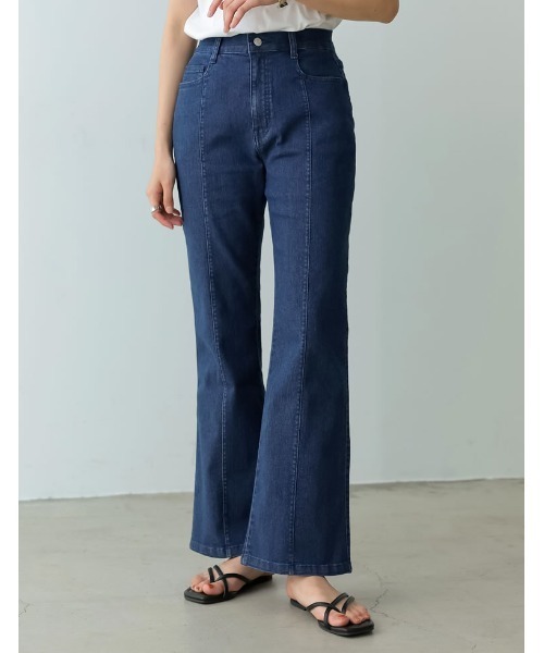 Re:EDIT（リエディ）の「[低身長/高身長/大きいサイズ有]センターシームストレッチデニムフレアパンツ（デニムパンツ・レディース・ホワイト/インディゴブルー/ブルー・SMALL/MEDIUM/LARGE/X-LARGE/TALL/AM/AS）」の15枚目の写真