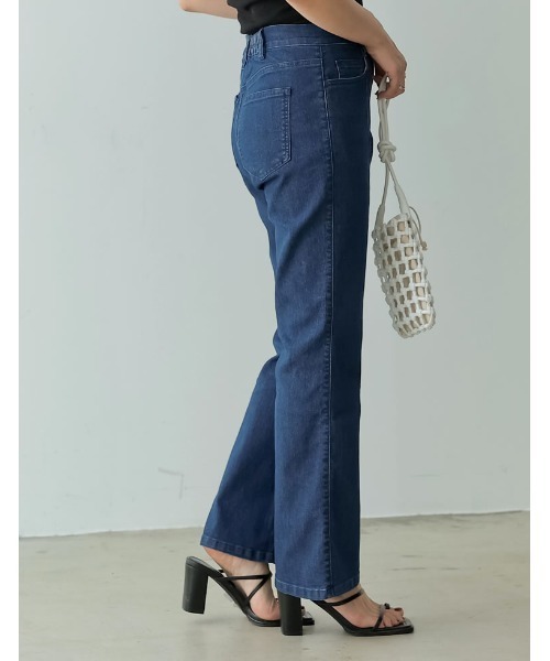 Re:EDIT（リエディ）の「[低身長/高身長/大きいサイズ有]センターシームストレッチデニムフレアパンツ（デニムパンツ・レディース・ホワイト/インディゴブルー/ブルー・SMALL/MEDIUM/LARGE/X-LARGE/TALL/AM/AS）」の19枚目の写真