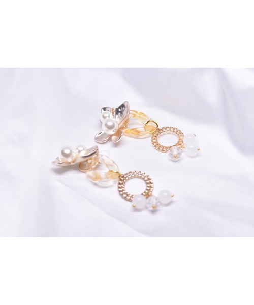 tone(トーン)の「【Astyle】フラワーパール×ビーズ樹脂ピアス(MA)(ピアス(両耳用)・レディース・ゴールド・FREE)」の2枚目の写真