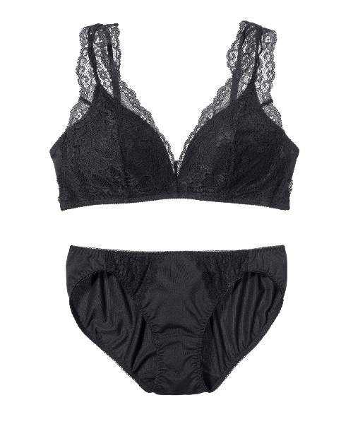 一日着けたくなるラクな着心地。繊細レースのノンワイヤーブラ