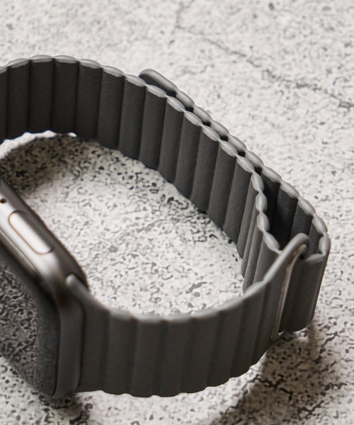 zandy（ズィーアンドワイ）の「【zandy / ズィー・アンド・ワイ】アップルウォッチバンド マグネット式レザーループベルト（デジタル腕時計・レディース・ホワイト/ブラック/ベージュ/ブラウン/グレー・SMALL/MEDIUM）」の11枚目の写真