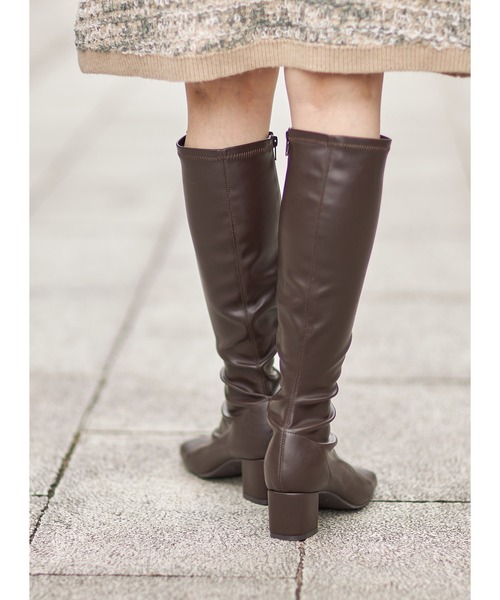 tocco closet（トッコ　クローゼット）の「ストレッチフェイクレザー太ヒールロングブーツ（ブーツ・レディース・ブラック/ダークブラック/ダークブラウン・M/L/S/LL）」の7枚目の写真