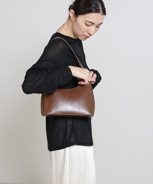 select MOCA（セレクトモカ）の「フェイクレザーミニホーボーバッグ≪軽量250g≫（ハンドバッグ・レディース・ブラウン/ブラック・FREE）」の18枚目の写真