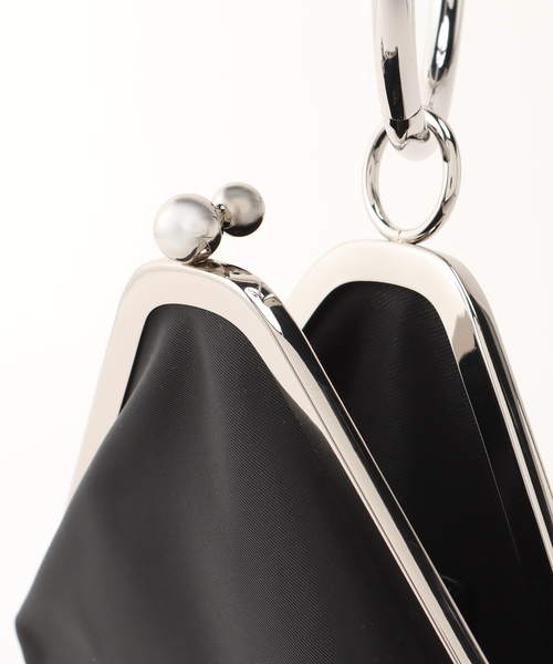 GANNI ベージュ クラッチバッグ GANNI ベージュ クラッチバッグ