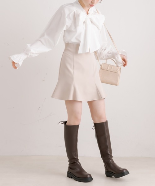 OLIVE des OLIVE(オリーブデオリーブ)の「ダブルフロントボウタイガーリーブラウス(シャツ/ブラウス・レディース・オフホワイト/ホワイト/サックスブルー/スミクロ・FREE)」の5枚目の写真