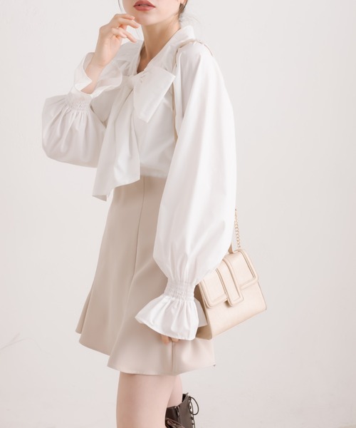 OLIVE des OLIVE(オリーブデオリーブ)の「ダブルフロントボウタイガーリーブラウス(シャツ/ブラウス・レディース・オフホワイト/ホワイト/サックスブルー/スミクロ・FREE)」の9枚目の写真