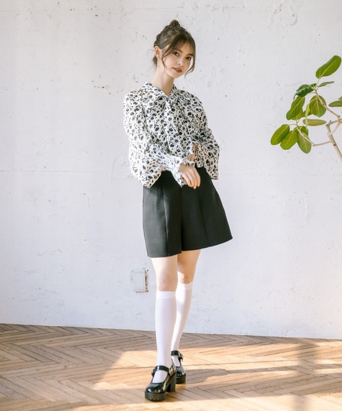 OLIVE des OLIVE(オリーブデオリーブ)の「ダブルフロントボウタイガーリーブラウス(シャツ/ブラウス・レディース・オフホワイト/ホワイト/サックスブルー/スミクロ・FREE)」の21枚目の写真