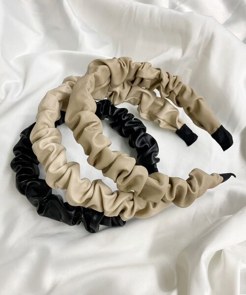 casita(RETRO GIRL)（カシータ）の「シャーリングカチューシャ（カチューシャ・レディース・ブラック/ベージュ/オフホワイト・ONE SIZE）」の4枚目の写真
