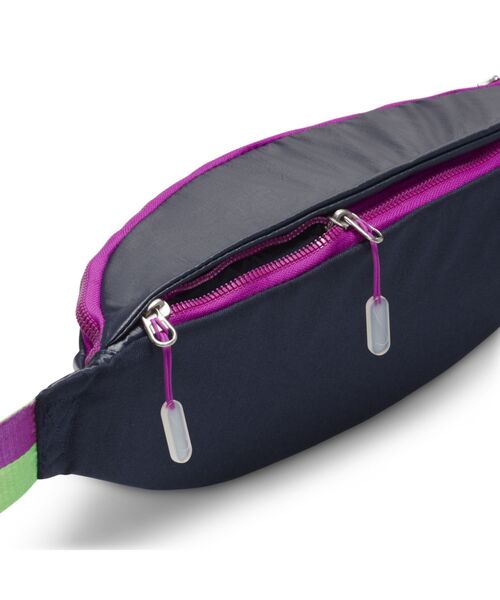 NIKE（ナイキ）の「ナイキ ヘリテージ ファニー パック (3L) / Nike Heritage Fanny Pack (3L)（ボディバッグ/ウエストポーチ・メンズ・ネイビー/ゴールド系その他・ONE SIZE）」の3枚目の写真