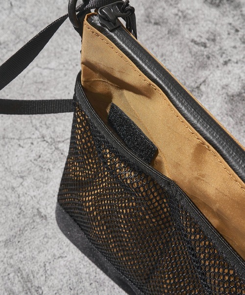 WILD THINGS（ワイルドシングス）の「【WILD THINGS/ワイルドシングス】 X-PAC NYLON サコッシュ /（ショルダーバッグ・メンズ・マルチ/ブラック/ベージュ/オリーブ・FREE）」の11枚目の写真