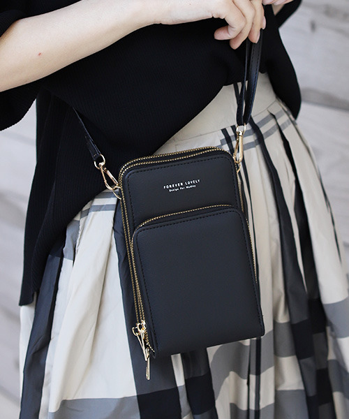 REAL CUBE（リアルキューブ）の「マルチスマホショルダーバッグ（ショルダーバッグ・レディース・ブラック/サックスブルー/パープル/ライトグリーン・FREE）」の2枚目の写真