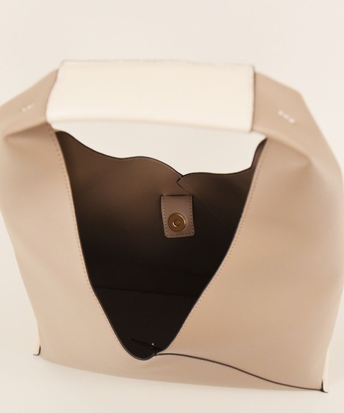 styiro(スタイロ)の「カシュクール ワンハンドルバッグ Lサイズ(ハンドバッグ・レディース・シルバー/ブラック/アイボリー/ベージュ系その他/ブラック系2・FREE)」の8枚目の写真