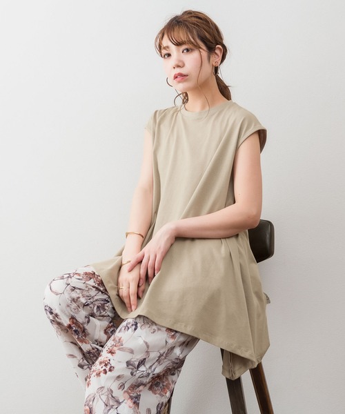 atONE（アットワン）の「atONE アシメフレンチスリーブカットソー（Tシャツ/カットソー・レディース・ブラック/モカ/グレイッシュベージュ/オフホワイト・4L～5L/M-L/LL～3L）」の4枚目の写真