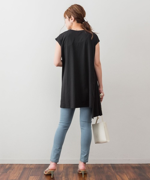 atONE（アットワン）の「atONE アシメフレンチスリーブカットソー（Tシャツ/カットソー・レディース・ブラック/モカ/グレイッシュベージュ/オフホワイト・4L～5L/M-L/LL～3L）」の20枚目の写真