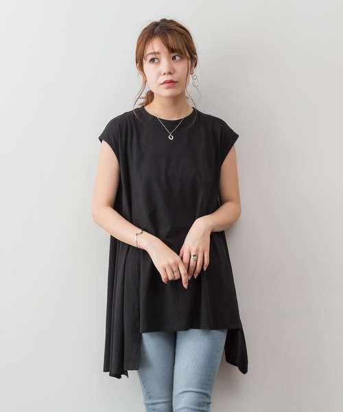 atONE（アットワン）の「atONE アシメフレンチスリーブカットソー（Tシャツ/カットソー・レディース・ブラック/モカ/グレイッシュベージュ/オフホワイト・4L～5L/M-L/LL～3L）」の7枚目の写真