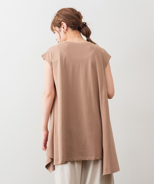 atONE（アットワン）の「atONE アシメフレンチスリーブカットソー（Tシャツ/カットソー・レディース・ブラック/モカ/グレイッシュベージュ/オフホワイト・4L～5L/M-L/LL～3L）」の10枚目の写真