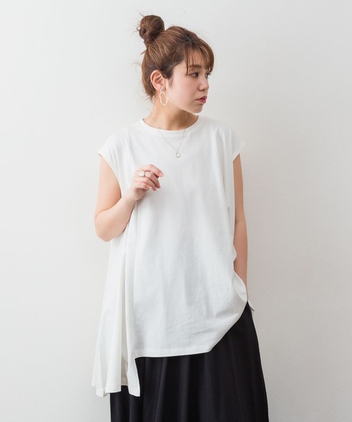 atONE（アットワン）の「atONE アシメフレンチスリーブカットソー（Tシャツ/カットソー・レディース・ブラック/モカ/グレイッシュベージュ/オフホワイト・4L～5L/M-L/LL～3L）」の5枚目の写真