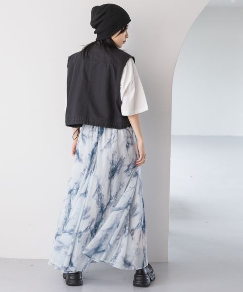 JEANASIS（ジーナシス）の「アートガラキリカエフレアスカート/967870（スカート・レディース・ブラック/オフホワイト/ホワイト系その他/ブラック系その他・FREE）」の7枚目の写真