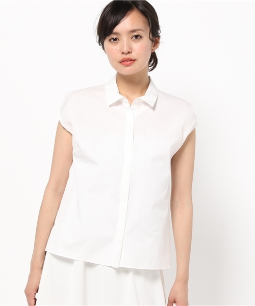 La TOTALITE（ラトータリテ）の「フレンチシャツ。（シャツ/ブラウス・レディース・ブラック/ホワイト/ブルー系その他/ベージュ/サックスブルー・FREE）」の2枚目の写真