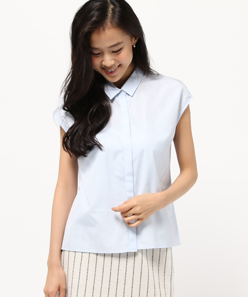 La TOTALITE（ラトータリテ）の「フレンチシャツ。（シャツ/ブラウス・レディース・ブラック/ホワイト/ブルー系その他/ベージュ/サックスブルー・FREE）」の4枚目の写真