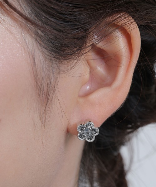 シリコンデイジーデュオ ピアス（ピアス（両耳用））｜MARY QUANT