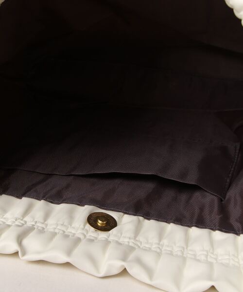 flower（フラワー）の「ドローストリングチェーンバッグ（ショルダーバッグ・レディース・ホワイト/ブラック・FREE）」の16枚目の写真