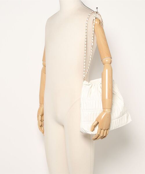 flower（フラワー）の「ドローストリングチェーンバッグ（ショルダーバッグ・レディース・ホワイト/ブラック・FREE）」の18枚目の写真