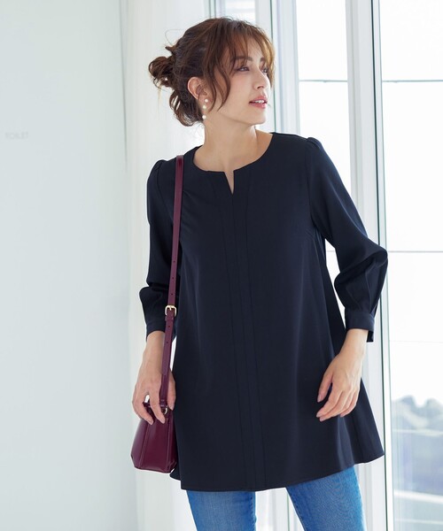 Tiaclasse(ティアクラッセ)の「【洗える】キーネックバックフレアチュニックブラウス(シャツ/ブラウス・レディース・ダークネイビー/ピンク/サックスブルー・L/S/M)」の4枚目の写真