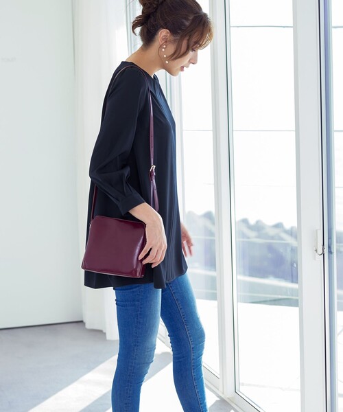 Tiaclasse(ティアクラッセ)の「【洗える】キーネックバックフレアチュニックブラウス(シャツ/ブラウス・レディース・ダークネイビー/ピンク/サックスブルー・L/S/M)」の8枚目の写真