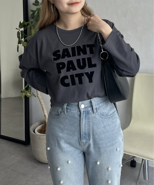 prose verse（プロズヴェール）の「フロッキーロゴロンT（Tシャツ/カットソー・レディース・オフホワイト/チャコール・MEDIUM）」の6枚目の写真