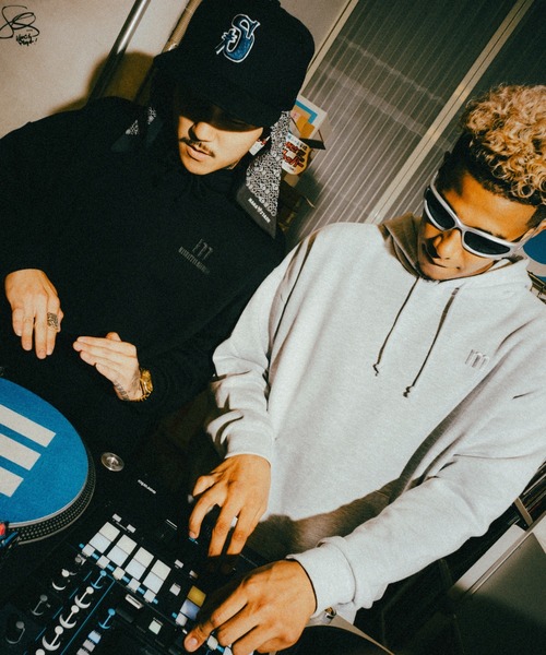 Manhattan Records（マンハッタン レコーズ）の「WEGO/【Manhattan Records】 ONEPOINT HOODIE（パーカー・メンズ・グレー/ブラック・MEDIUM/LARGE）」の19枚目の写真