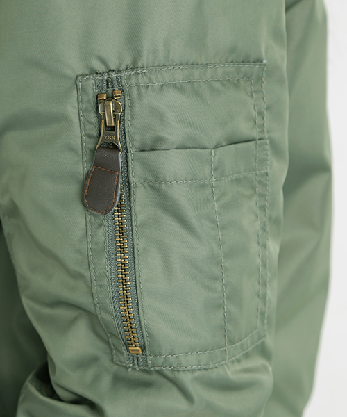 B:MING by BEAMS(ビーミングバイビームス)の「ビーミング by ビームス / MA-1ブルゾン 15AW(ミリタリージャケット・レディース・カーキ/ネイビー・SMALL/MEDIUM)」の10枚目の写真