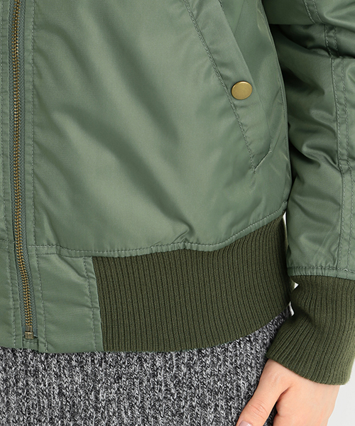 B:MING by BEAMS(ビーミングバイビームス)の「ビーミング by ビームス / MA-1ブルゾン 15AW(ミリタリージャケット・レディース・カーキ/ネイビー・SMALL/MEDIUM)」の13枚目の写真