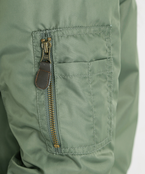 B:MING by BEAMS(ビーミングバイビームス)の「ビーミング by ビームス / MA-1ブルゾン 15AW(ミリタリージャケット・レディース・カーキ/ネイビー・SMALL/MEDIUM)」の21枚目の写真