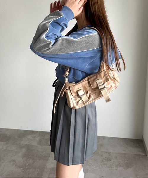 apres jour mignon（アプレジュールミニョン）の「ベロアクロップド