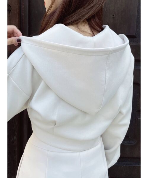 EATME（イートミー）の「ロゴ刺しゅう入りショートパーカー（パーカー・レディース・アイボリー/ブルー/ブラック・FREE）」の9枚目の写真