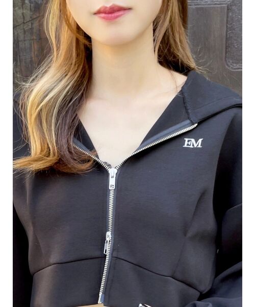 EATME（イートミー）の「ロゴ刺しゅう入りショートパーカー（パーカー・レディース・アイボリー/ブルー/ブラック・FREE）」の17枚目の写真