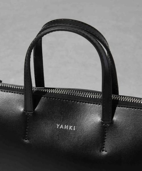 YAHKI（ヤーキ）の「YAHKI/SOFT W FACE ZIP横長2WAYバッグ（ショルダーバッグ・レディース・ホワイト/ブラック・FREE）」の12枚目の写真