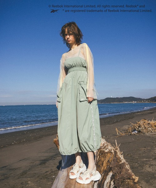 VIS（ビス）の「【Reebok別注】バルーンヘムキャミワンピース（ワンピース・レディース・ライトグリーン/ブラック・FREE）」の2枚目の写真