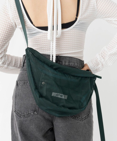 CONTROL FREAK / CTFK(コントロールフリーク)の「CONTROL FREAK / CTFK(コントロールフリーク)メッシュハーフムーンショルダー(ショルダーバッグ・レディース・アイボリー/レッド/ブルー/ブラック/グレー/グリーン・FREE)」の4枚目の写真