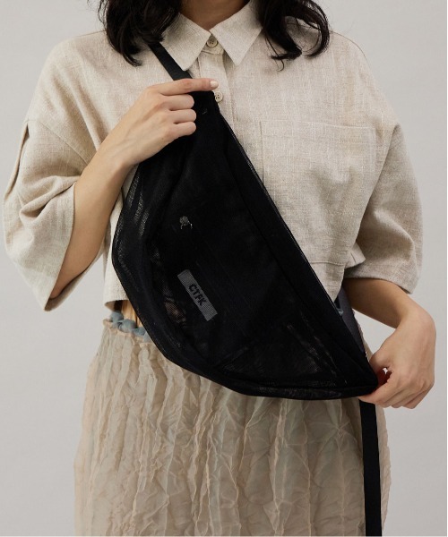 CONTROL FREAK / CTFK(コントロールフリーク)の「CONTROL FREAK / CTFK(コントロールフリーク)メッシュハーフムーンショルダー(ショルダーバッグ・レディース・アイボリー/レッド/ブルー/ブラック/グレー/グリーン・FREE)」の17枚目の写真