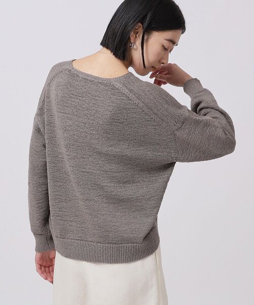 GALLEST（ギャレスト）の「テープヤーンVネックニット（ニット/セーター・レディース・ホワイト系/イエロー系その他/ブラウン系/ブルーグリーン・38）」の7枚目の写真