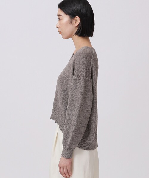 GALLEST（ギャレスト）の「テープヤーンVネックニット（ニット/セーター・レディース・ホワイト系/イエロー系その他/ブラウン系/ブルーグリーン・38）」の22枚目の写真