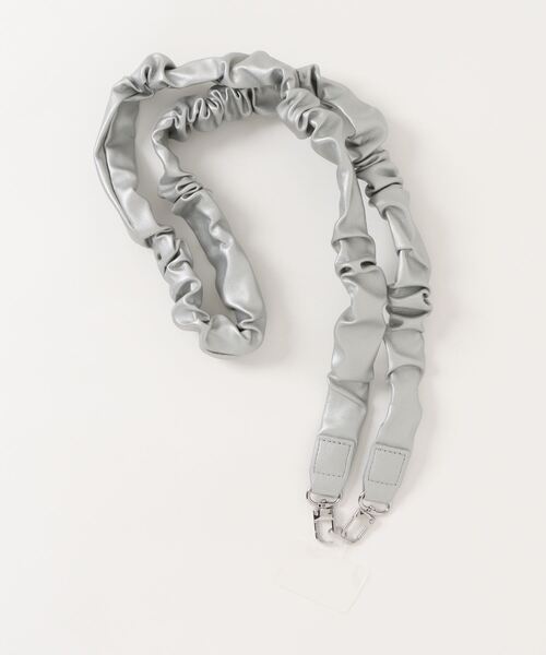 ALTROSE(アルトローズ)の「【全機種対応】スマホケースに挟むだけ! レザー風 ギャザー くしゅくしゅショルダー モバイル ストラップホルダー スマホショルダー ストラップ 落下防止(スマホグッズ・レディース・シルバー/アイボリー/ブラック/ゴールド・FREE)」の11枚目の写真