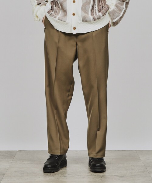 tk.TAKEO KIKUCHI(ティーケータケオキクチ)の「◆ルーズテーパードスラックス(スラックス・メンズ・オフホワイト/ブラック/ダークグリーン/チャコールグレー・02/03/01)」の4枚目の写真