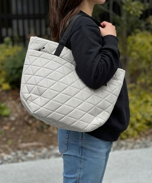 THE NORTH FACE（ザノースフェイス）の「【THE NORTH FACE】Geoface Tote（トートバッグ・メンズ・チャコールグレー/ブラック/ホワイト/グレー/カーキ/グリーン系その他/アイボリー・FREE）」の3枚目の写真
