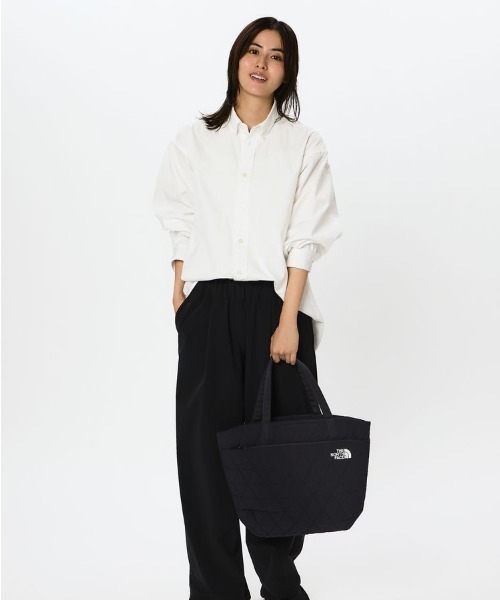 THE NORTH FACE（ザノースフェイス）の「【THE NORTH FACE】Geoface Tote（トートバッグ・メンズ・チャコールグレー/ブラック/ホワイト/グレー/カーキ/グリーン系その他/アイボリー・FREE）」の8枚目の写真
